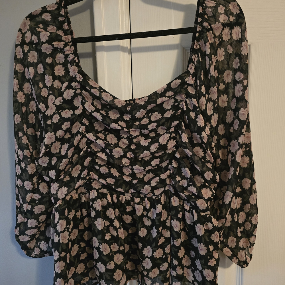 American Eagle Outfitters Black Tunic with Pale Pink Floral Print